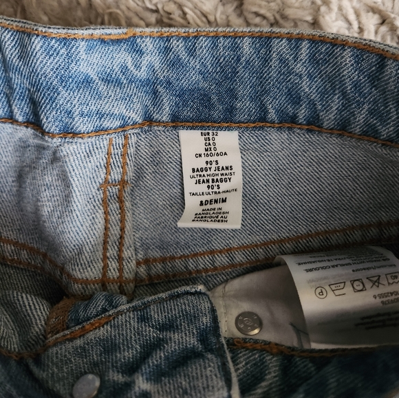 H&M 90s Baggy Jeans - Picture 2 of 5